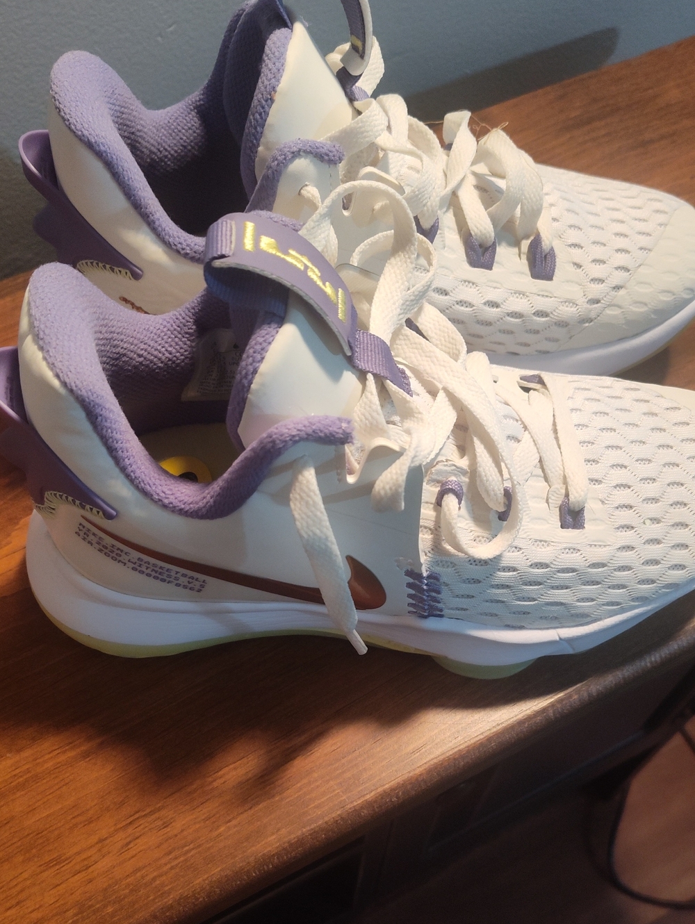 Nike White and Lavender Low-Top Sneakers with Metallic Bronze Swoosh